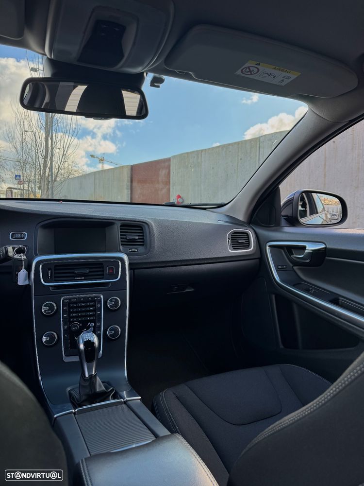 Volvo V60 2.0 D2 Kinetic - 12