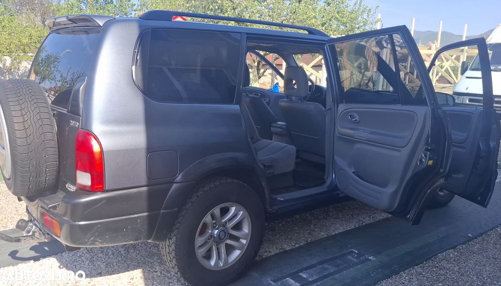 Suzuki Grand Vitara XL-7 2.0 TD - 11