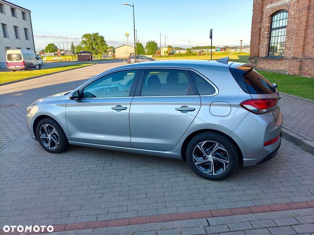 Hyundai i30 1.6 D Comfort DCT - 9