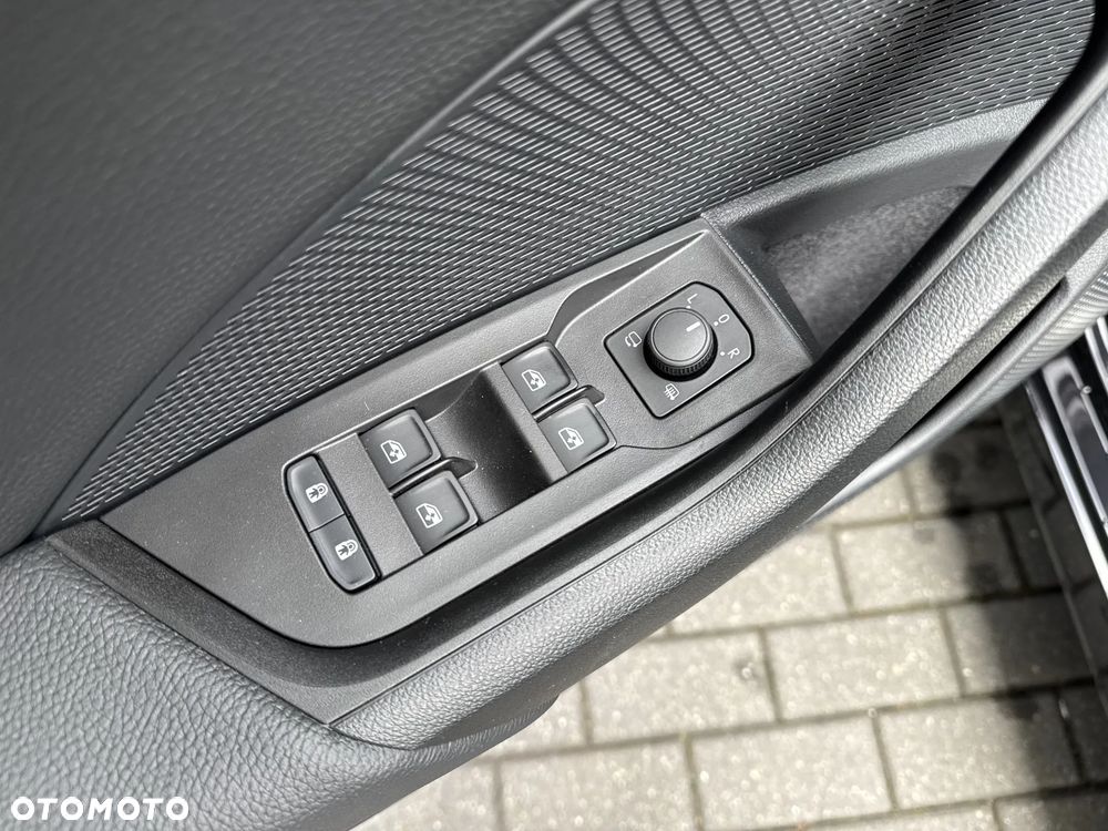 Skoda Octavia 1.5 TSI mHEV Sportline DSG - 17