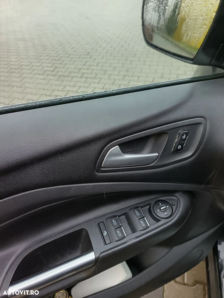 Ford Kuga 2.0L TDCi DPF Titanium - 4