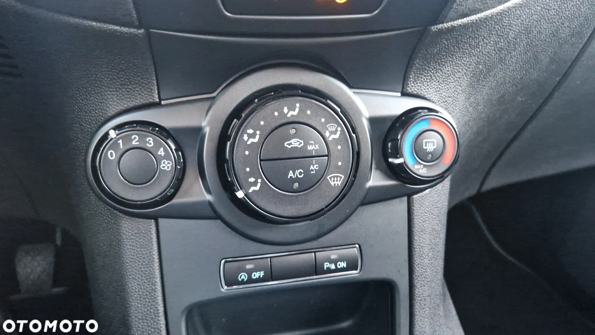 Ford Fiesta 1.0 EcoBoost Titanium - 21