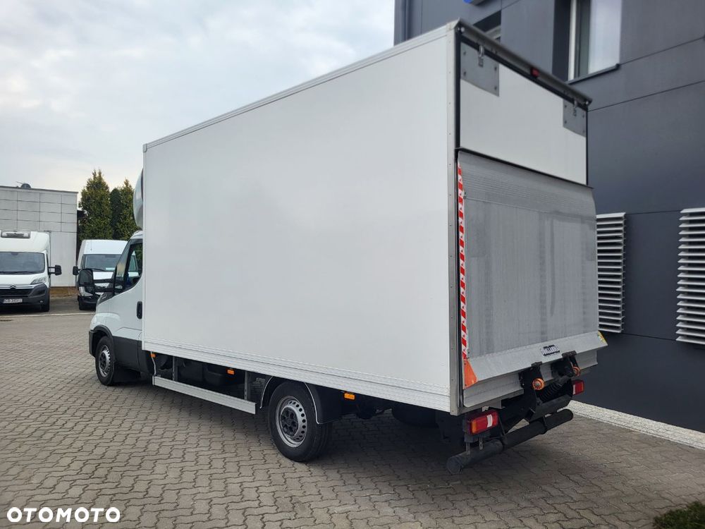 Iveco 35S18 Kontener 9 palet + Winda 750Kg - 2