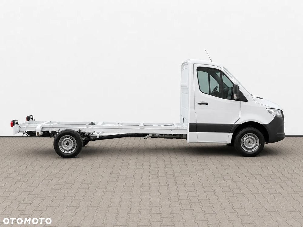 Mercedes-Benz Sprinter - 2