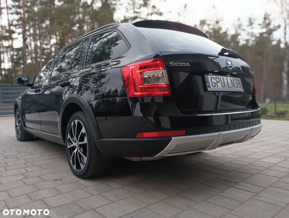 Skoda Octavia 2.0 TDI 4x4 DSG Scout - 4