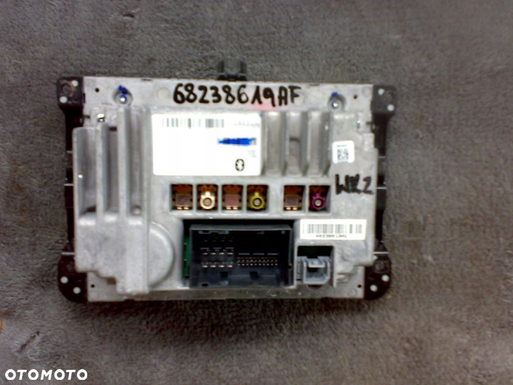 jeep grand cherokee wk2 2014 - wyświetlacz radio panel harman navi monitor - 3