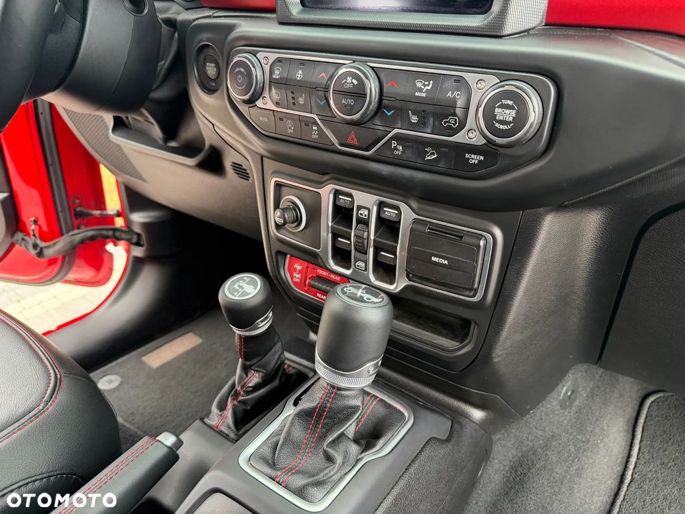 Jeep Wrangler - 31