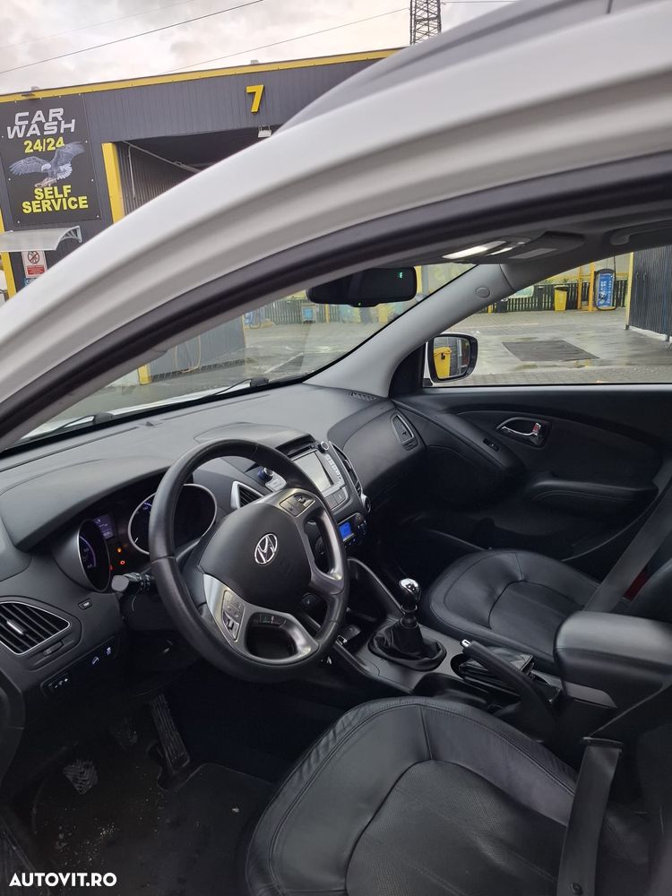 Hyundai ix35 2.0 CRDI Low 2WD GL Classic - 11