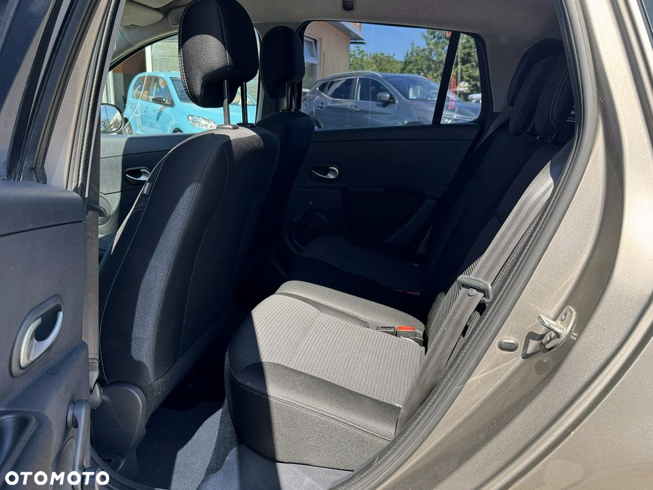 Renault Clio - 16