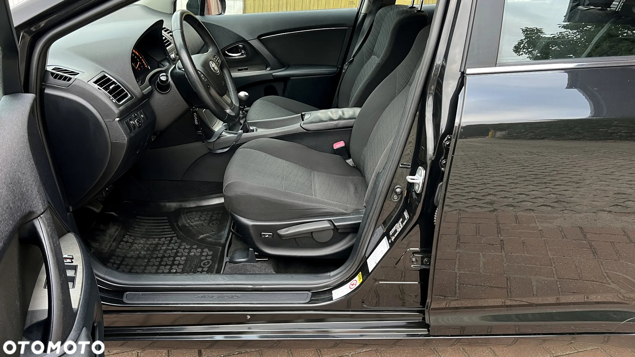 Toyota Avensis Combi 2.0 D-4D - 22
