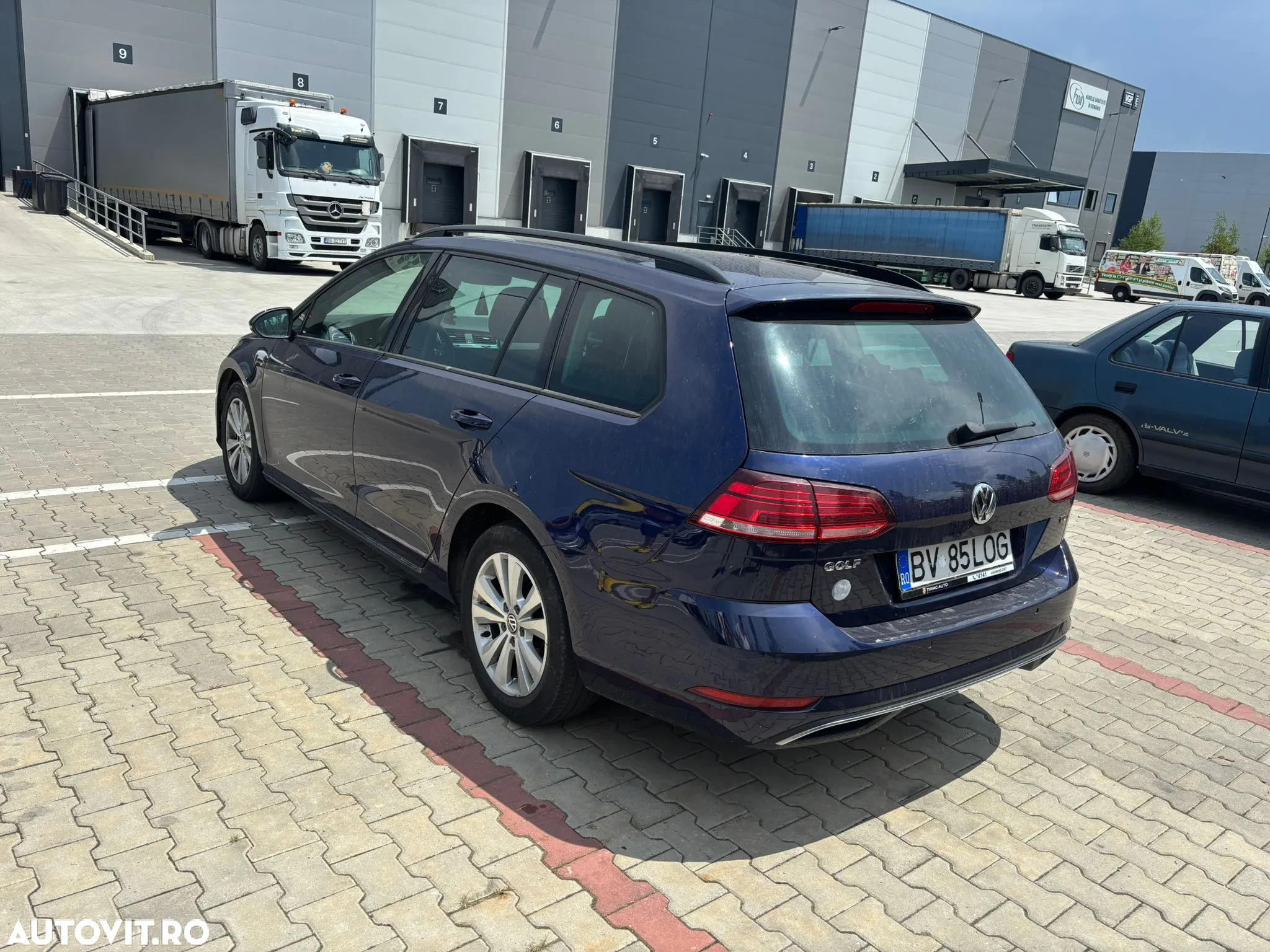 Volkswagen Golf - 8