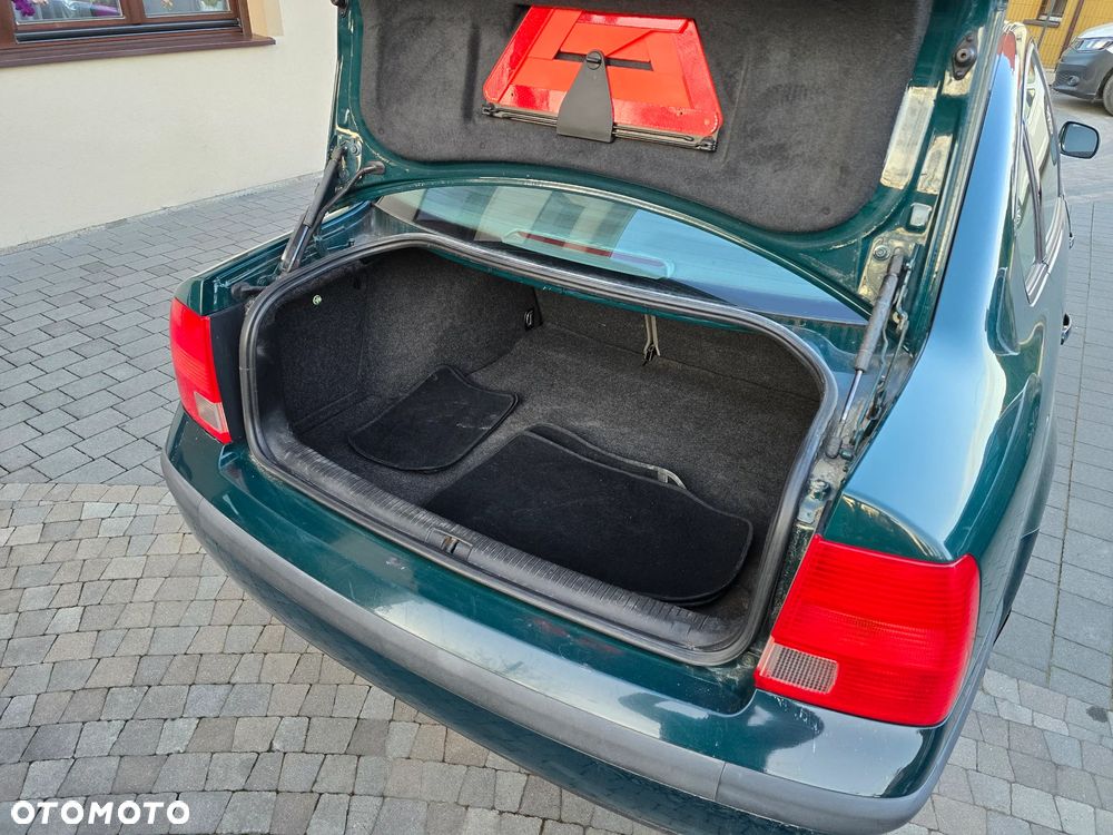 Volkswagen Passat 1.9 TDI Trendline - 21