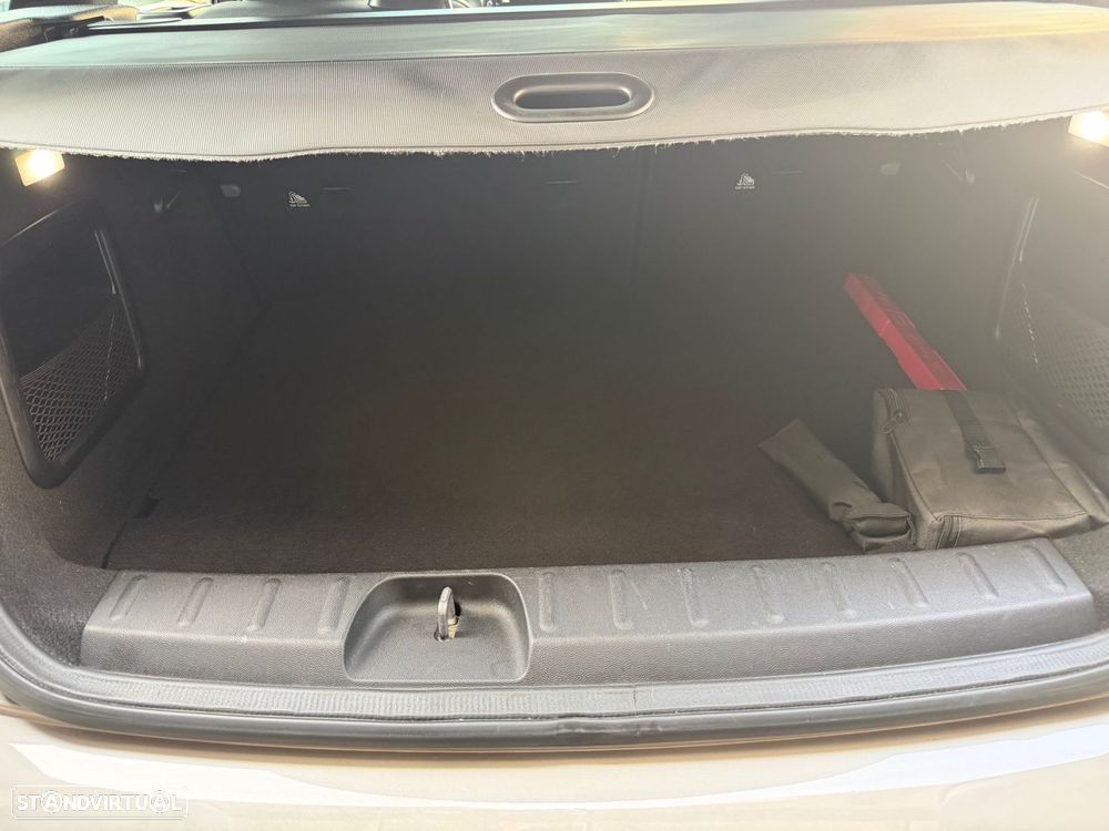 MINI Clubman Cooper Premium Plus Classic Auto - 28