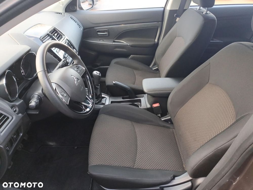 Mitsubishi ASX 1.6 Inform - 10