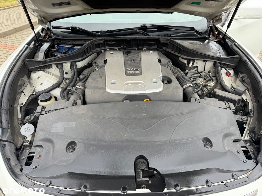 Infiniti M - 20
