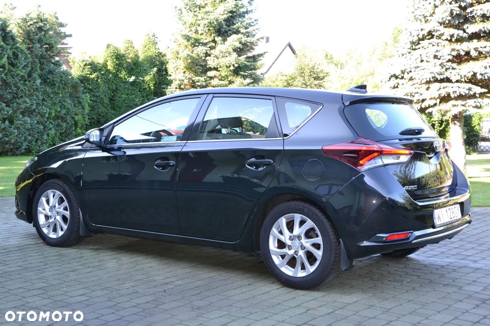 Toyota Auris 1.6 Premium - 2
