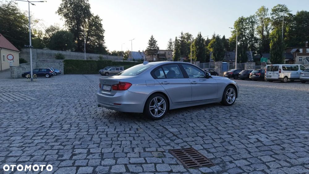 BMW Seria 3 ver-318d - 36