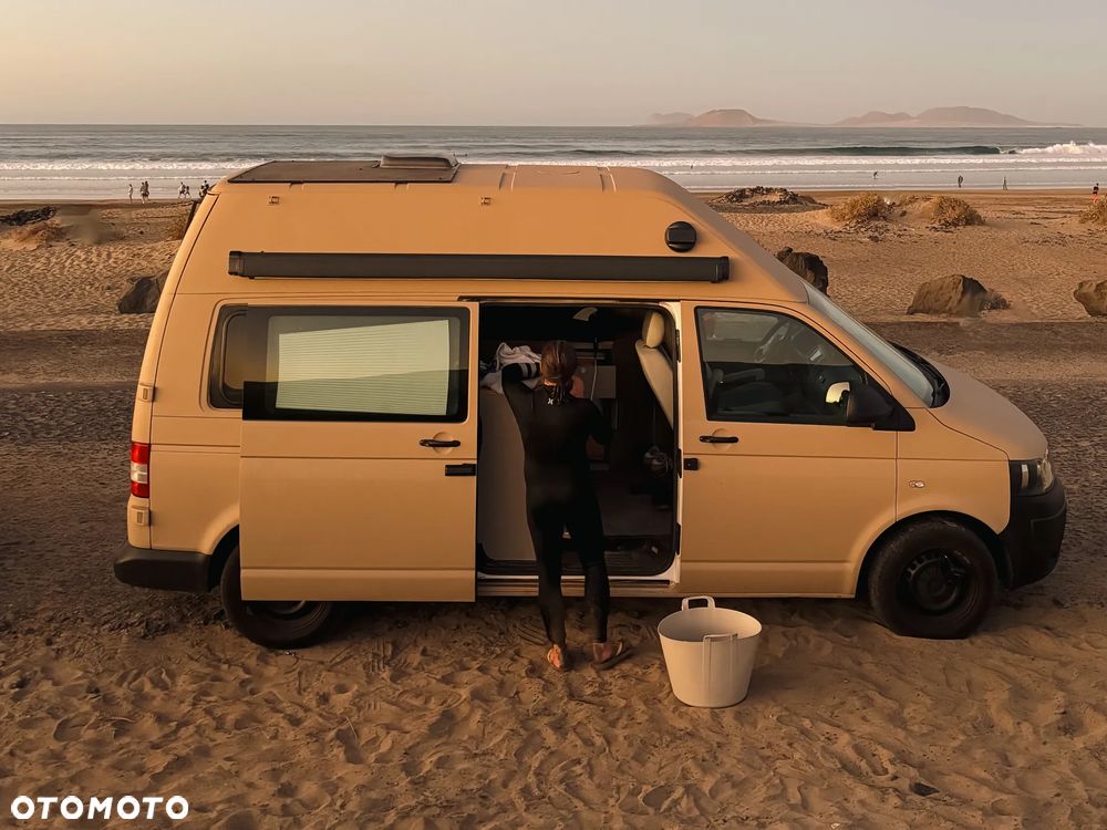 Volkswagen Transporter - 2