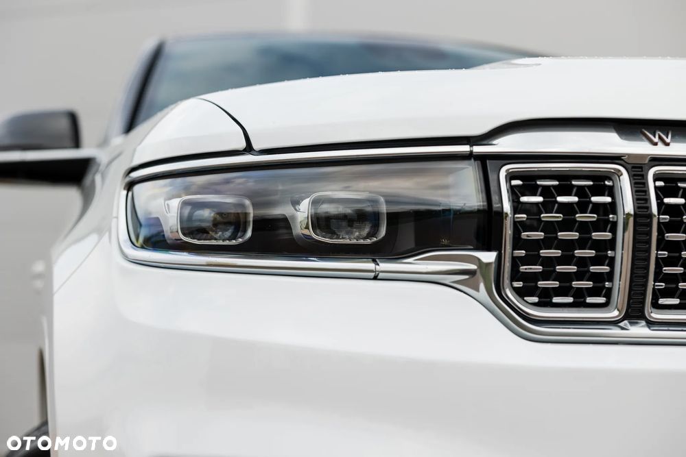Jeep Grand Wagoneer - 8
