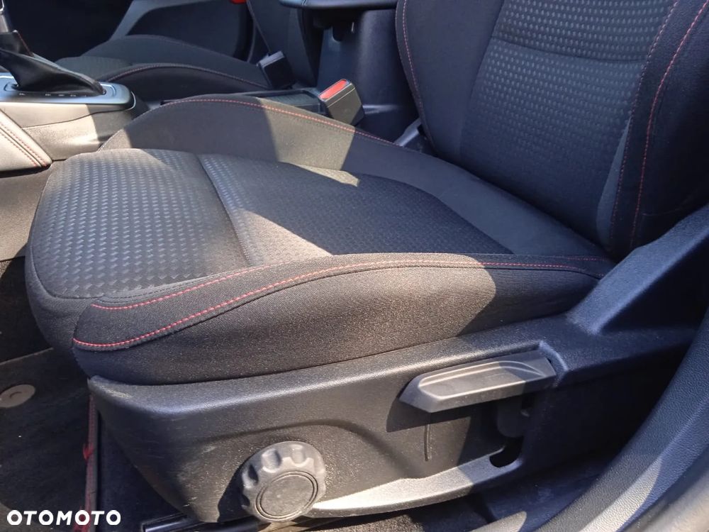 Ford Focus 1.0 EcoBoost mHEV ST-Line X - 18
