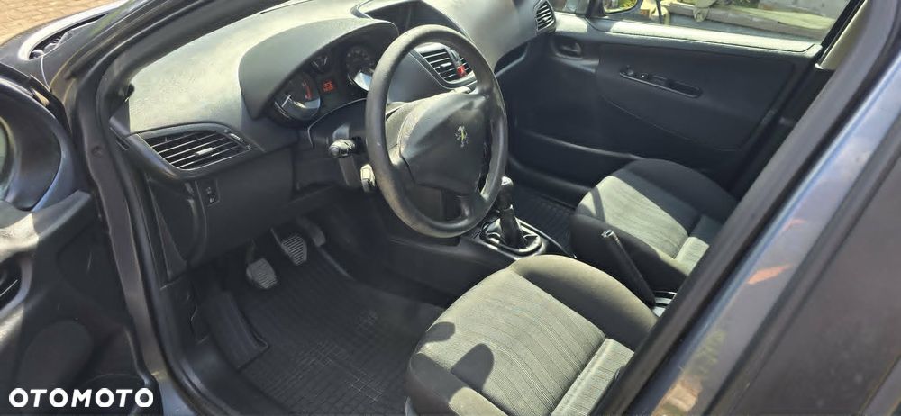 Peugeot 207 - 6