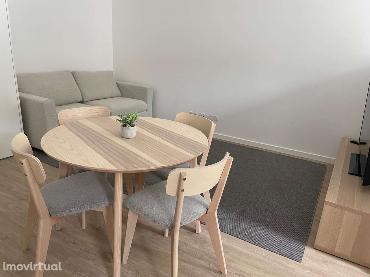 Estúdio com pátio privado no centro de Coimbra - Grande imagem: 2/8