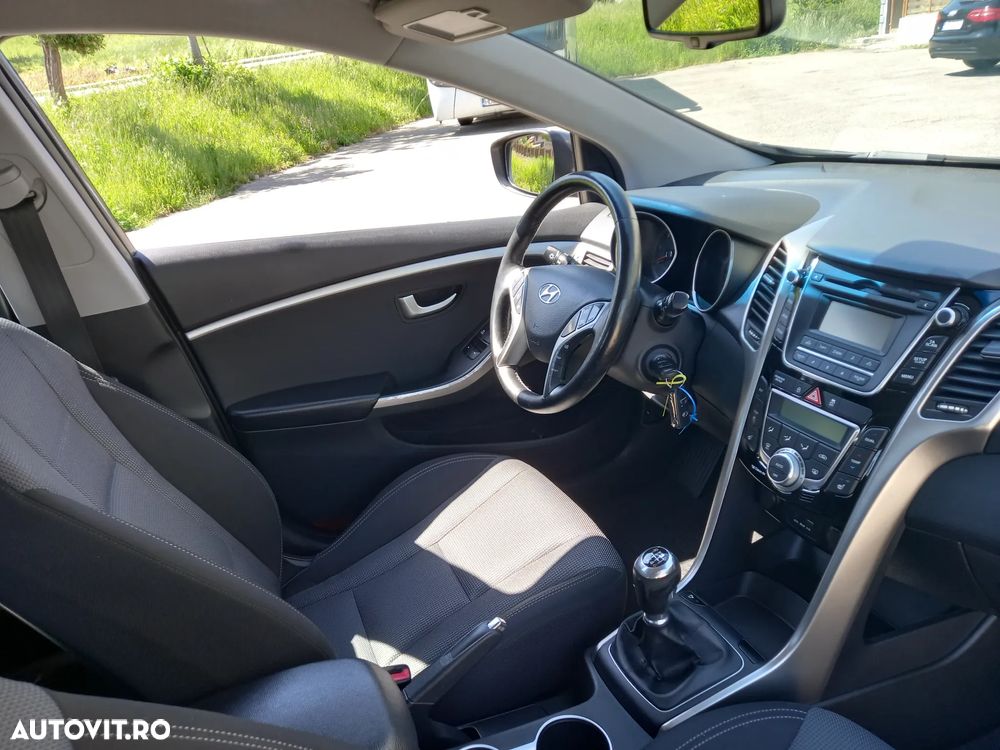 Hyundai i30 blue 1.6 CRDi Style - 6