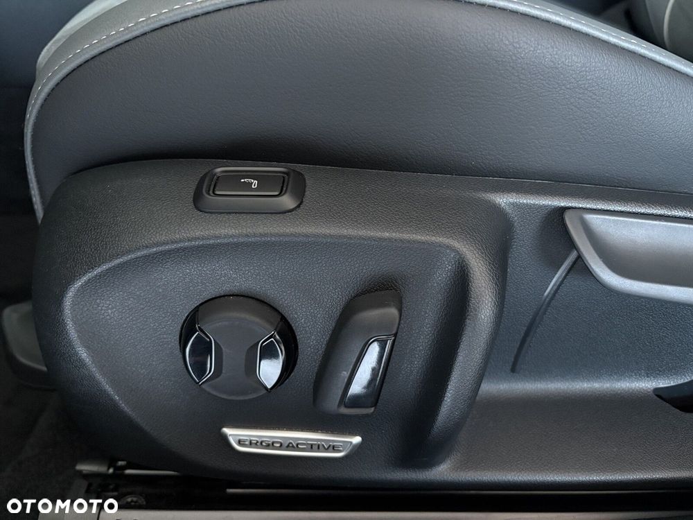 Volkswagen Passat - 11