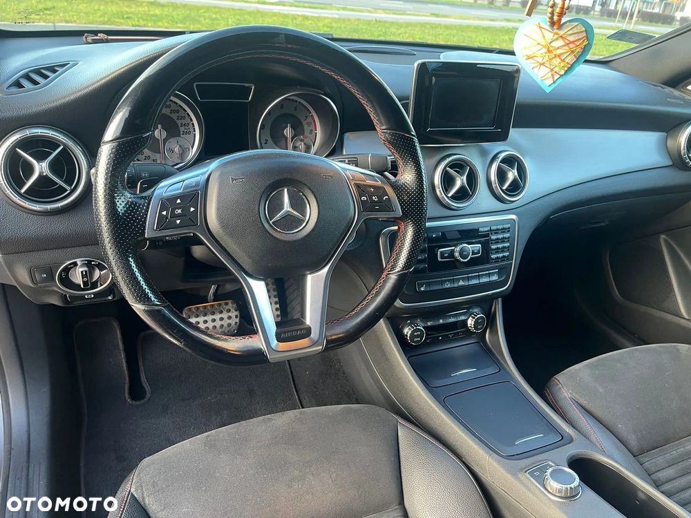 Mercedes-Benz CLA 250 7G-DCT - 9