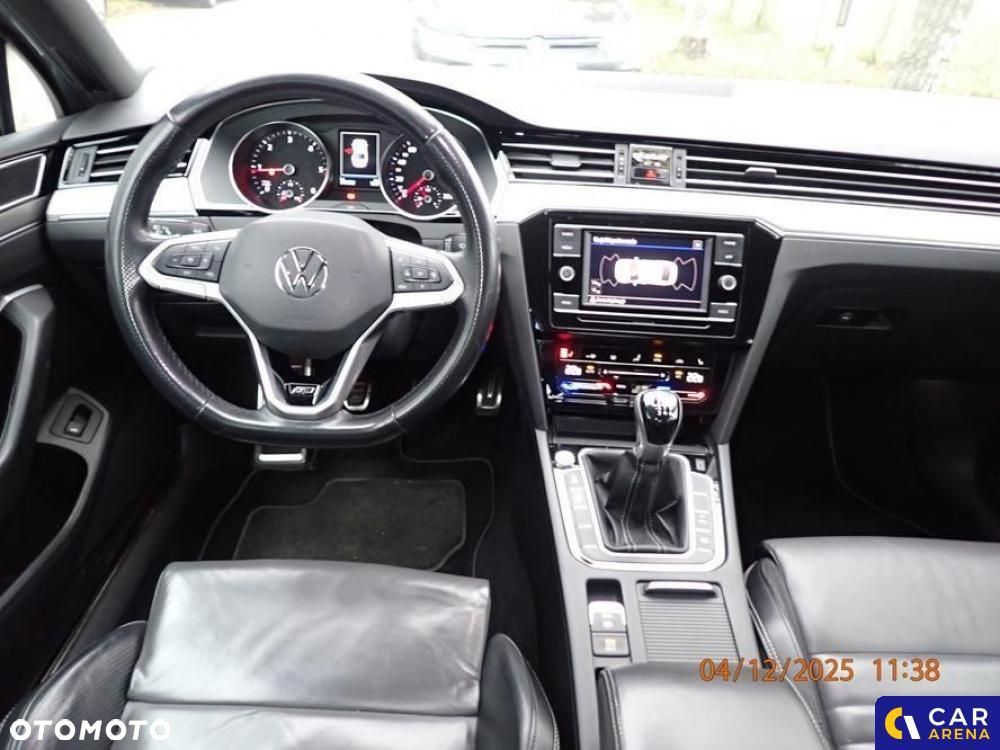 Volkswagen Passat - 14