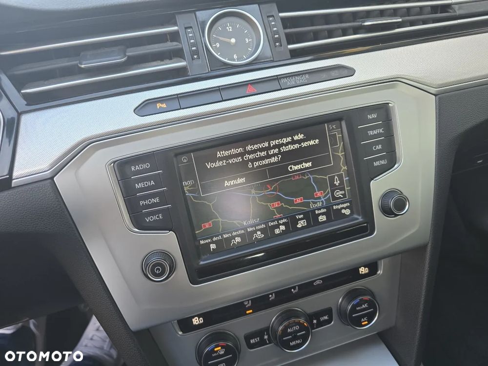 Volkswagen Passat - 24
