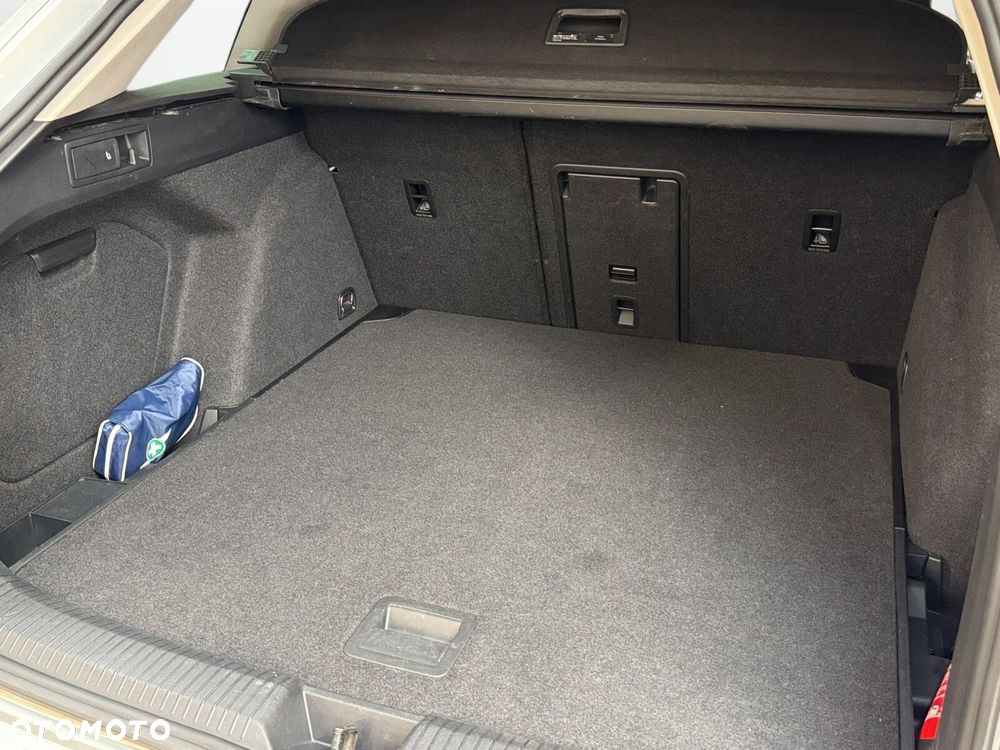 Volkswagen Golf Variant - 36