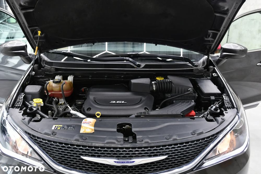 Chrysler Pacifica - 23