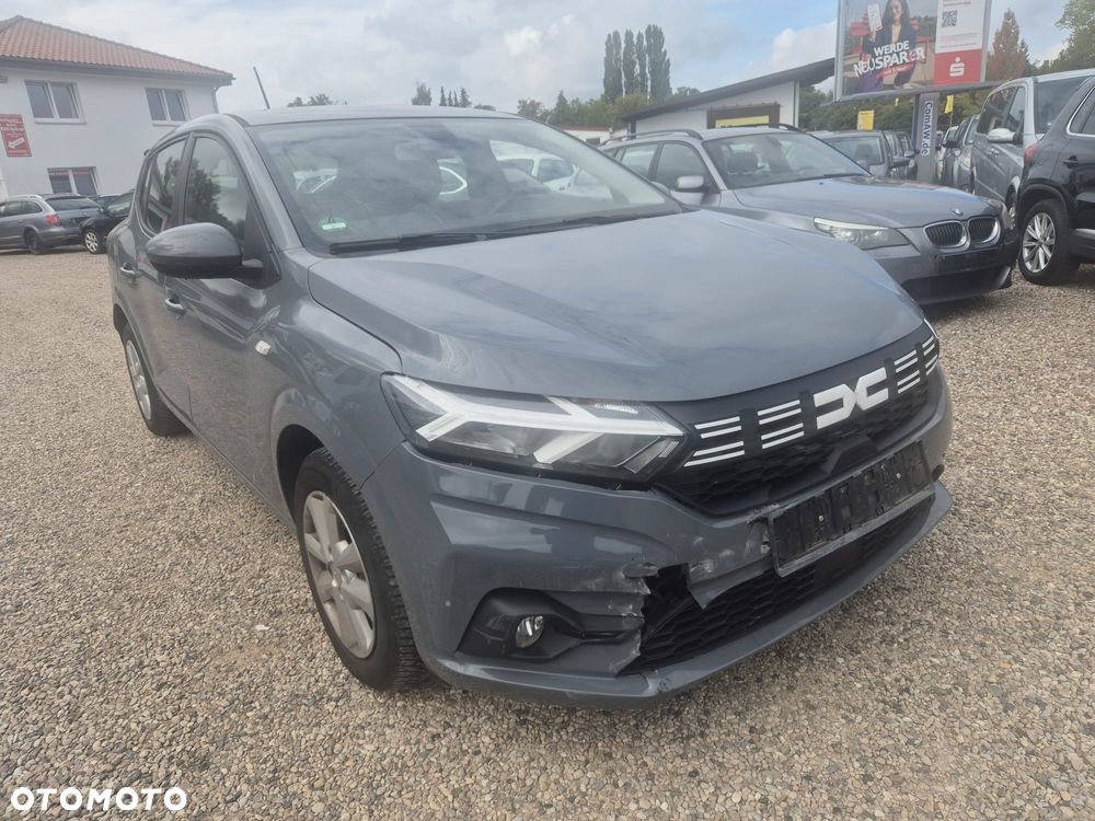 Dacia Sandero TCe 90 Essential - 4