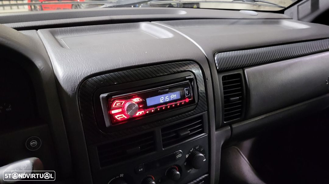 Jeep Grand Cherokee 4.0 Limited - 34
