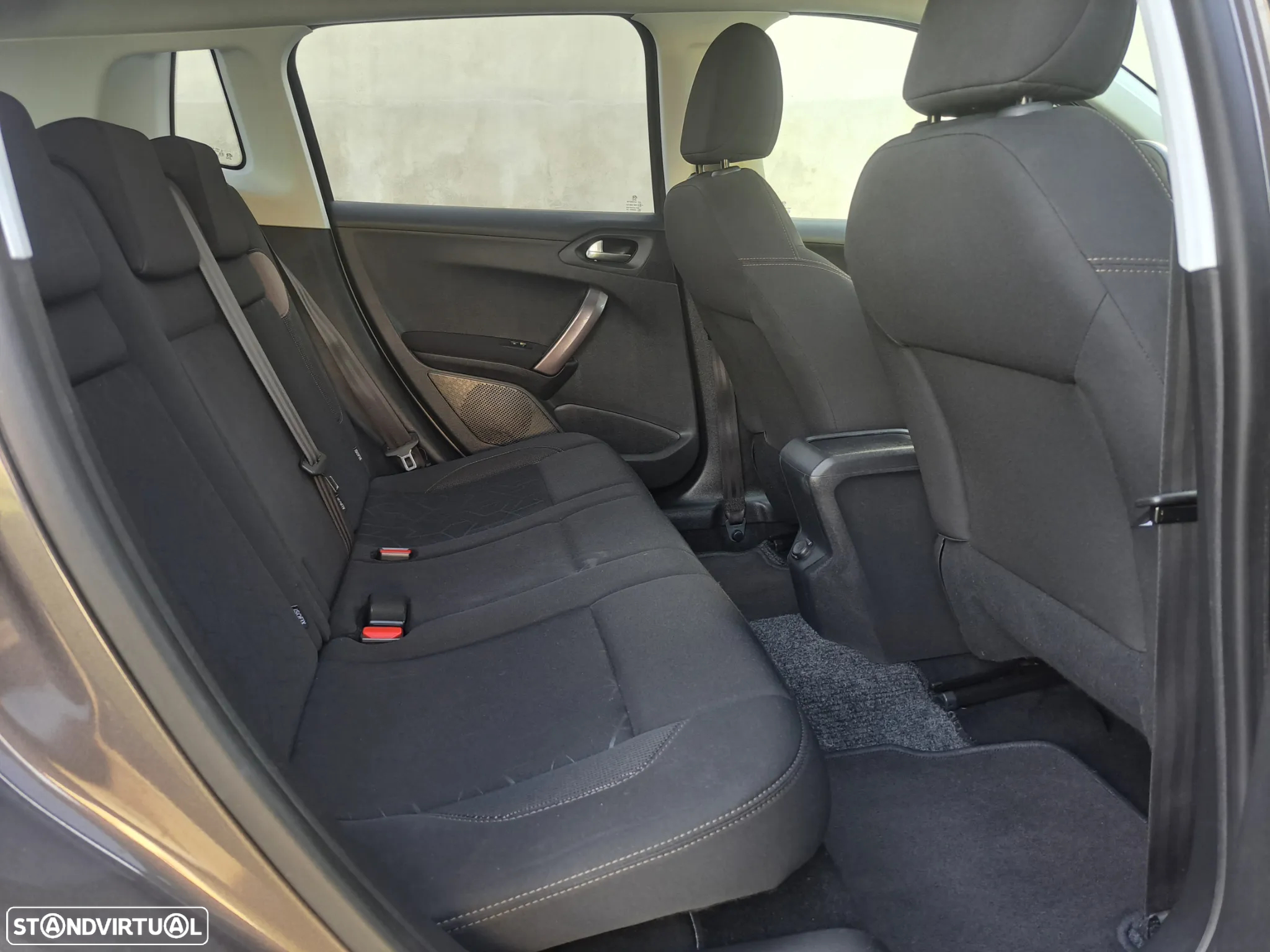 Peugeot 2008 1.2 PureTech Style - 12