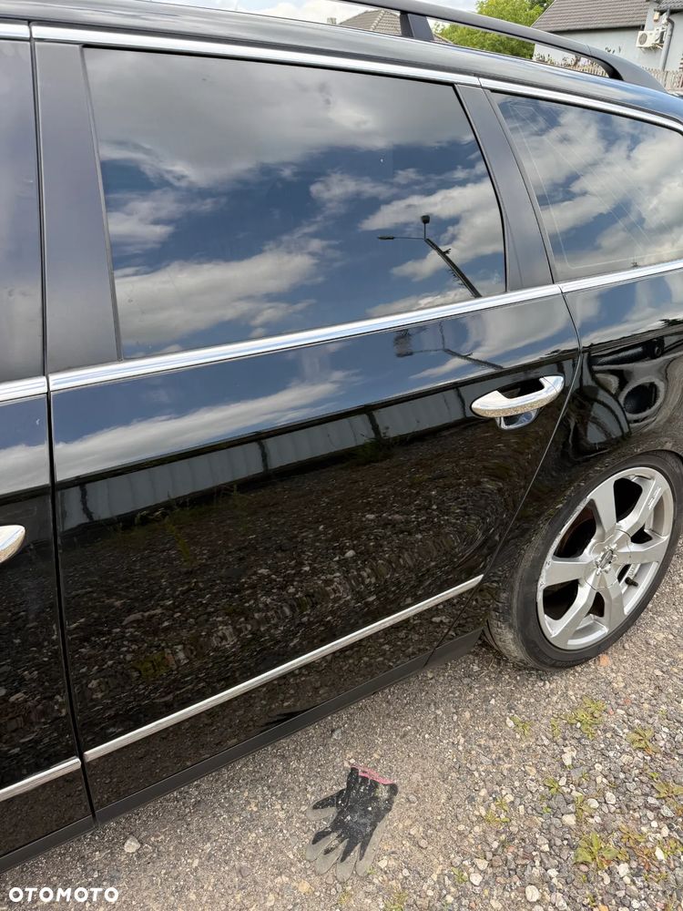 VW PASSAT B6 KOMBI L041 DRZWI LEWE TYŁ TYLNE KOMPLETNE W KOLOR BEZ RDZY - 1