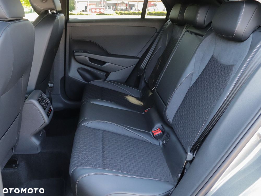 Volkswagen T-Roc - 13