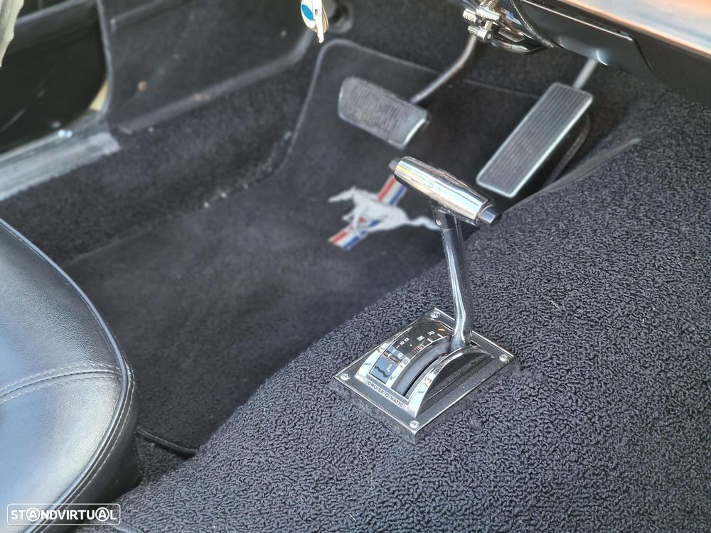 Ford Mustang - 38