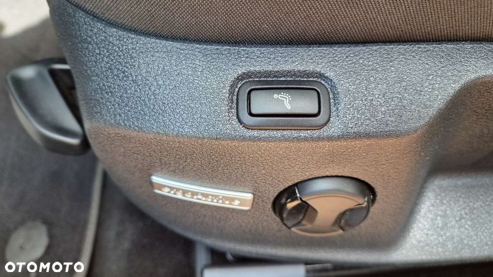 Volkswagen Golf Variant 2.0 TDI SCR DSG Highline - 25