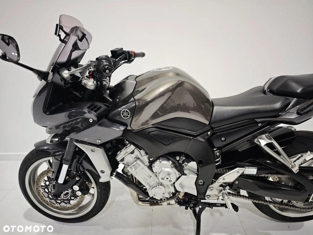 Yamaha FZ - 11