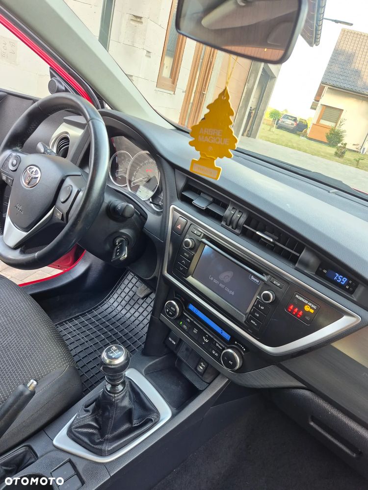 Toyota Auris - 36