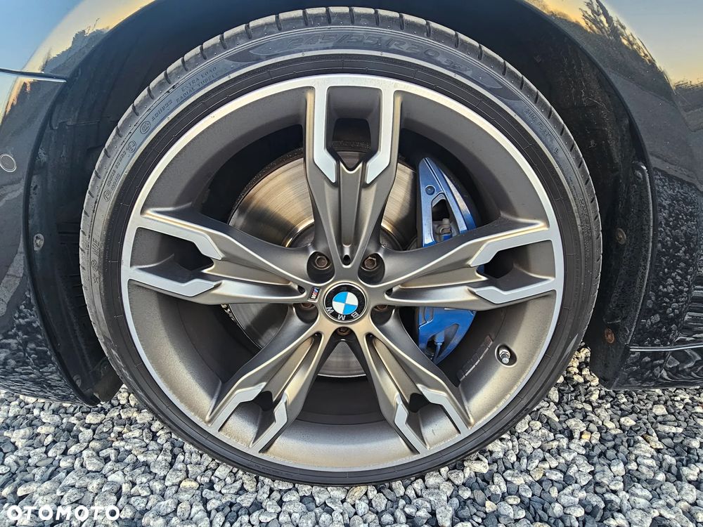 BMW Seria 5 M550i xDrive sport - 15