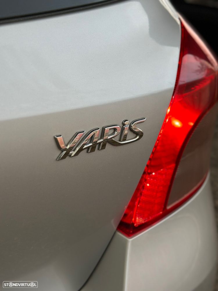 Toyota Yaris 1.0 VVT-i AC Manual+VSC - 13