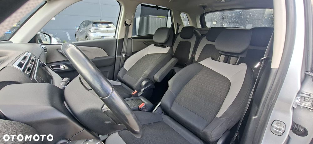 Citroën C4 Picasso e-HDi 115 Attraction - 17