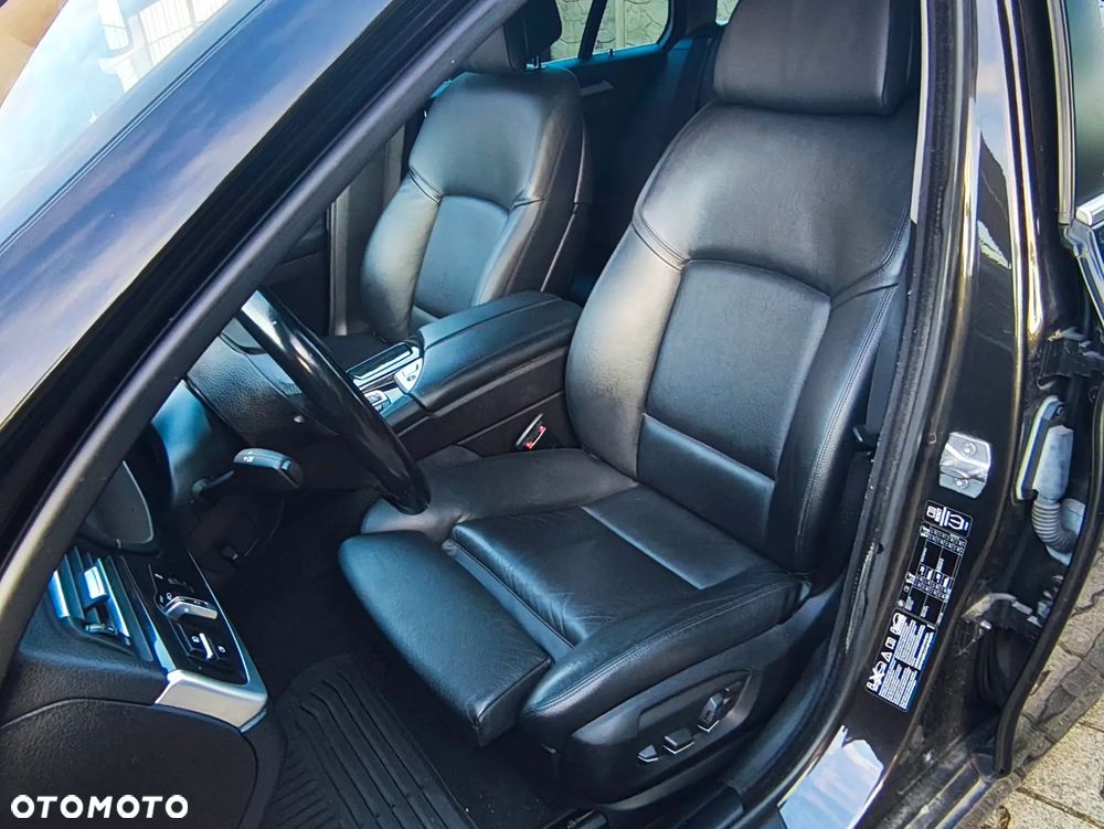 BMW Seria 5 520d xDrive - 13