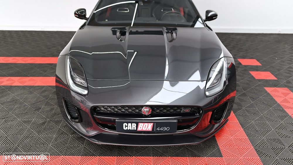 Jaguar F-Type 2.0 i4 Chequered Flag - 3