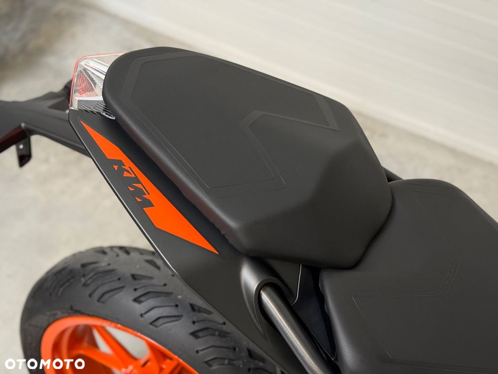 KTM Duke - 18