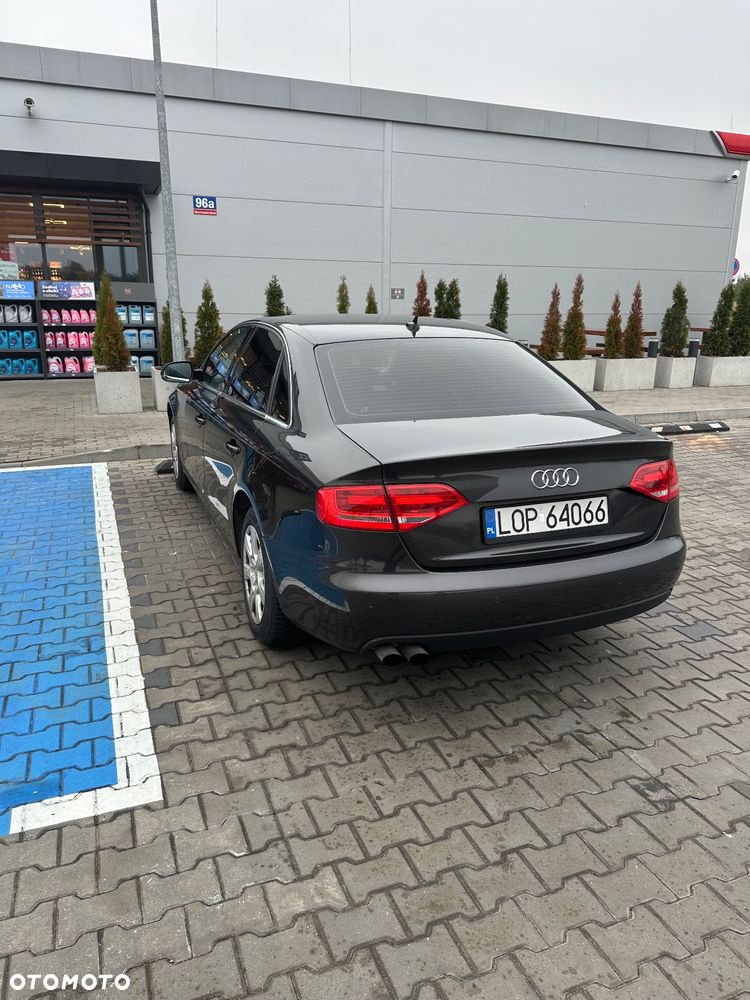 Audi A4 Limousine - 6