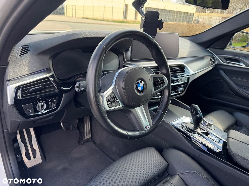 BMW Seria 5 520d xDrive mHEV M Sport sport - 9